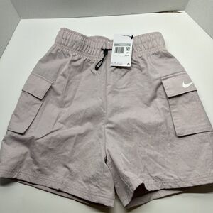 Women's Nike Sportswear Essential Woven High-Rise Shorts X Small- DM6247-019